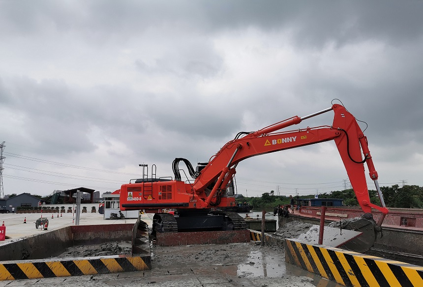 電動挖掘機(jī)