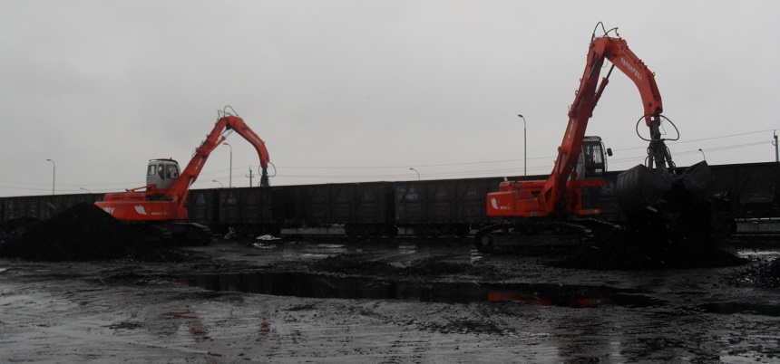 1583914535111852.jpg 鐵路卸煤抓料機.jpg