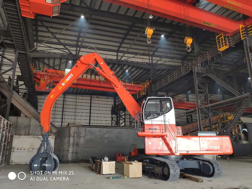 電動抓鋼機(jī).jpg 電動抓鋼機(jī).jpg