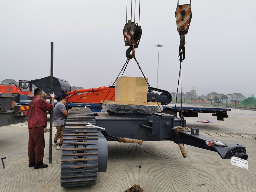 電動挖掘機(jī)安裝.jpg