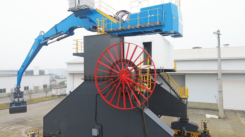 抓料機(jī).jpg 抓料機(jī).jpg