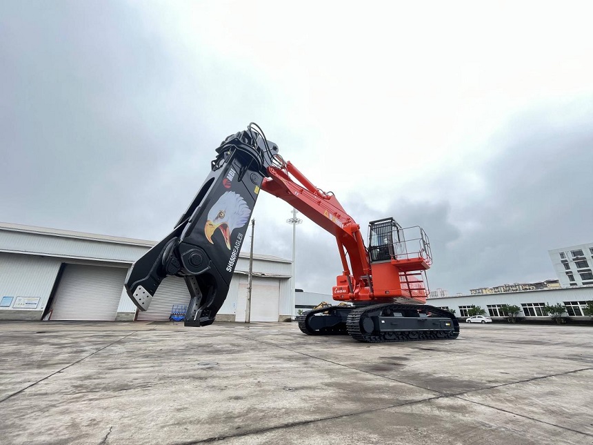 報廢汽車拆解機.jpg 報廢汽車拆解機.jpg