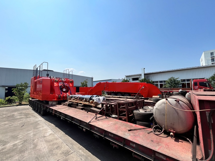 邦立重機(jī)發(fā)貨現(xiàn)場(chǎng).jpg 邦立重機(jī)發(fā)貨現(xiàn)場(chǎng).jpg