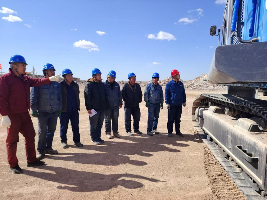 挖掘機.png 挖掘機.png